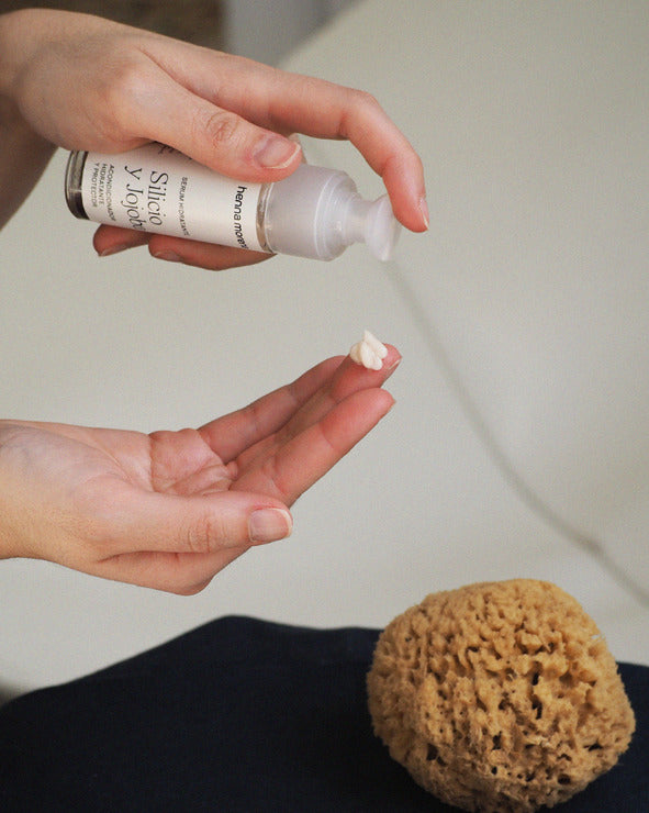 Hydrating serum with Silicon and Jojoba by Henna Morena, view 3